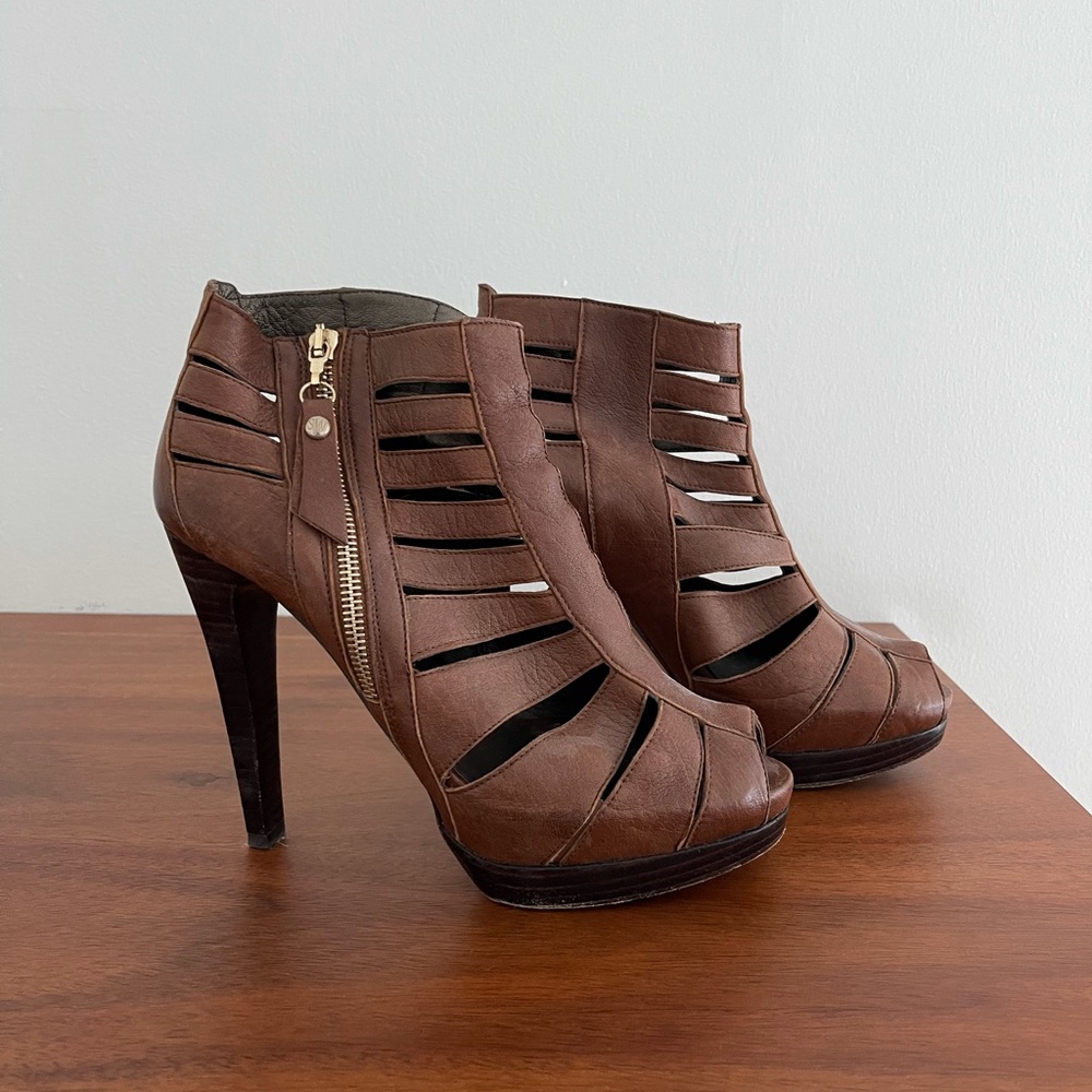 Stuart Weitzman pumps